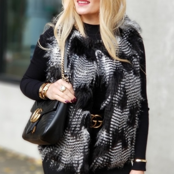 MODA ME COUTURE Jackets & Blazers - Soft Faux Fur Vest - Black